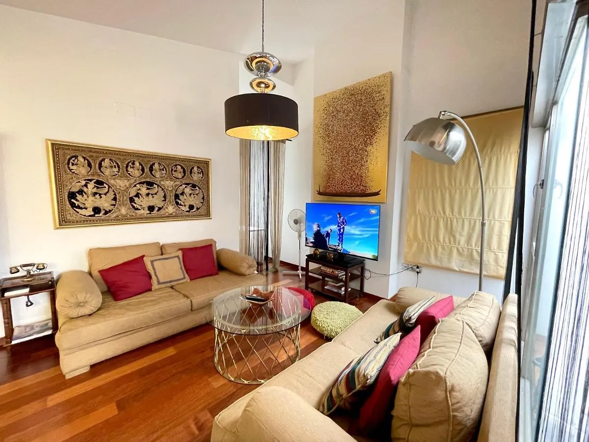 Atico En Plaza De La Constitucion 3 Bedrooms Malaga