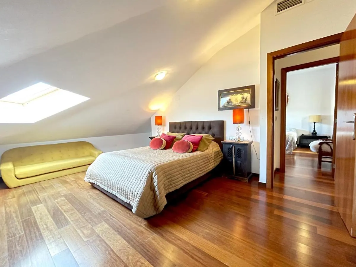 Apartment Atico En Plaza De La Constitucion 3 Bedrooms Malaga