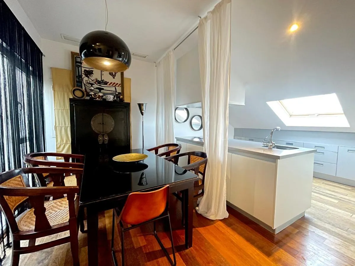 Apartment Atico En Plaza De La Constitucion 3 Bedrooms Malaga Spain
