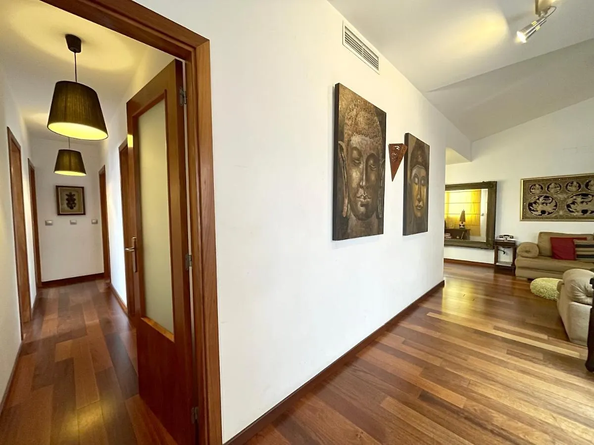 Atico En Plaza De La Constitucion 3 Bedrooms Malaga