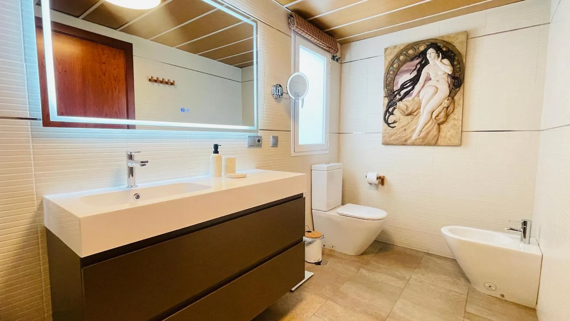Atico En Plaza De La Constitucion 3 Bedrooms Malaga