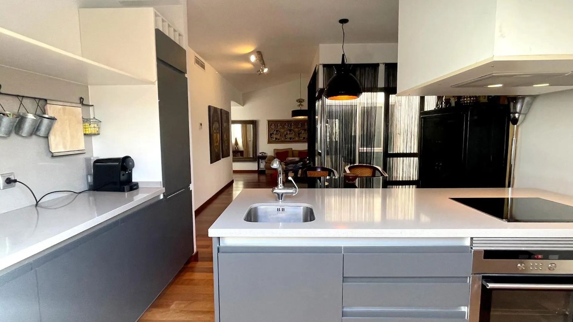Atico En Plaza De La Constitucion 3 Bedrooms Malaga Apartment