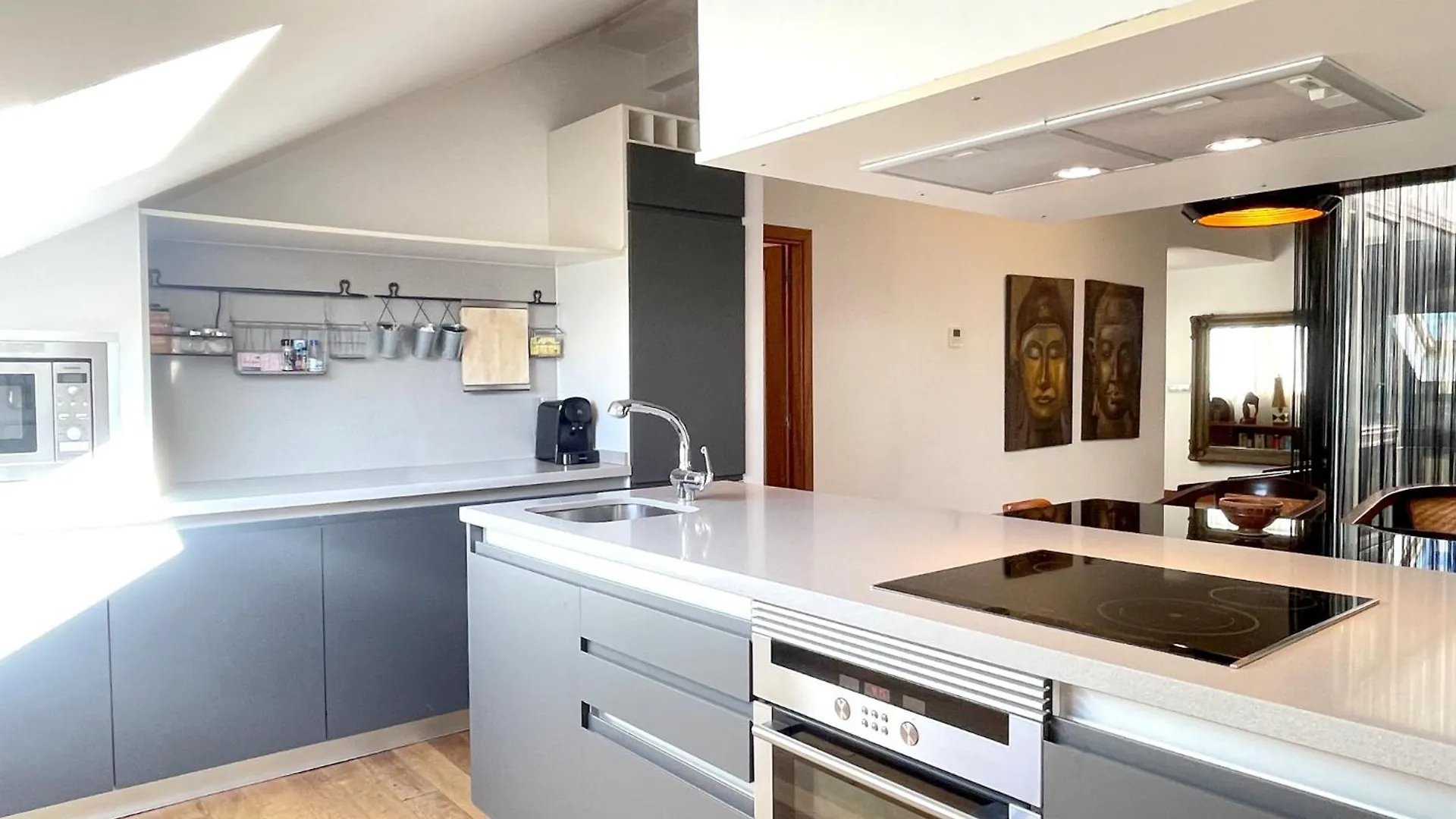Atico En Plaza De La Constitucion 3 Bedrooms Malaga