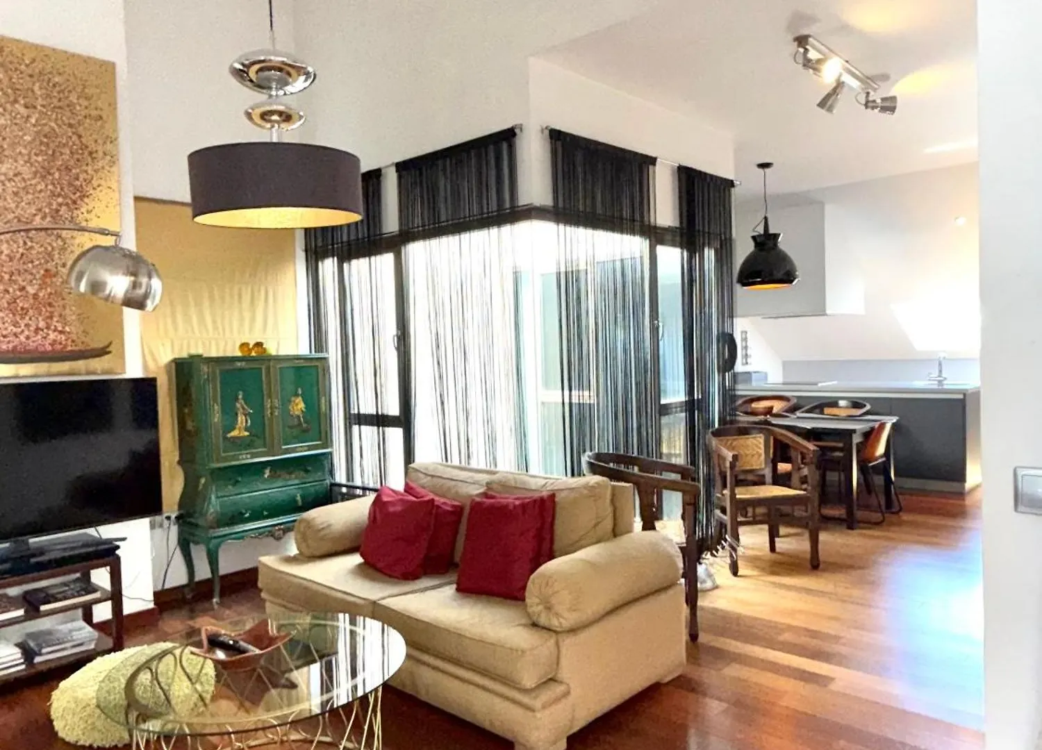 Atico En Plaza De La Constitucion 3 Bedrooms Malaga